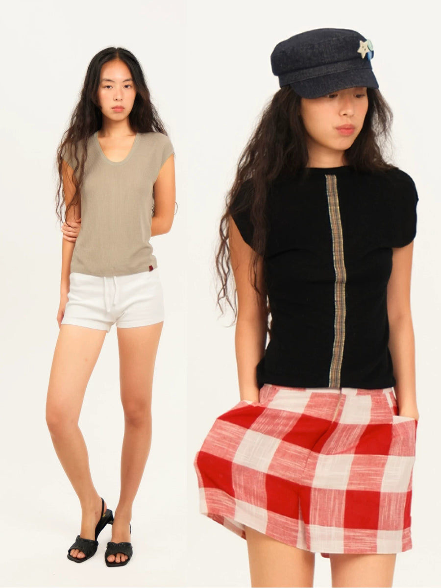 U-neck knit top