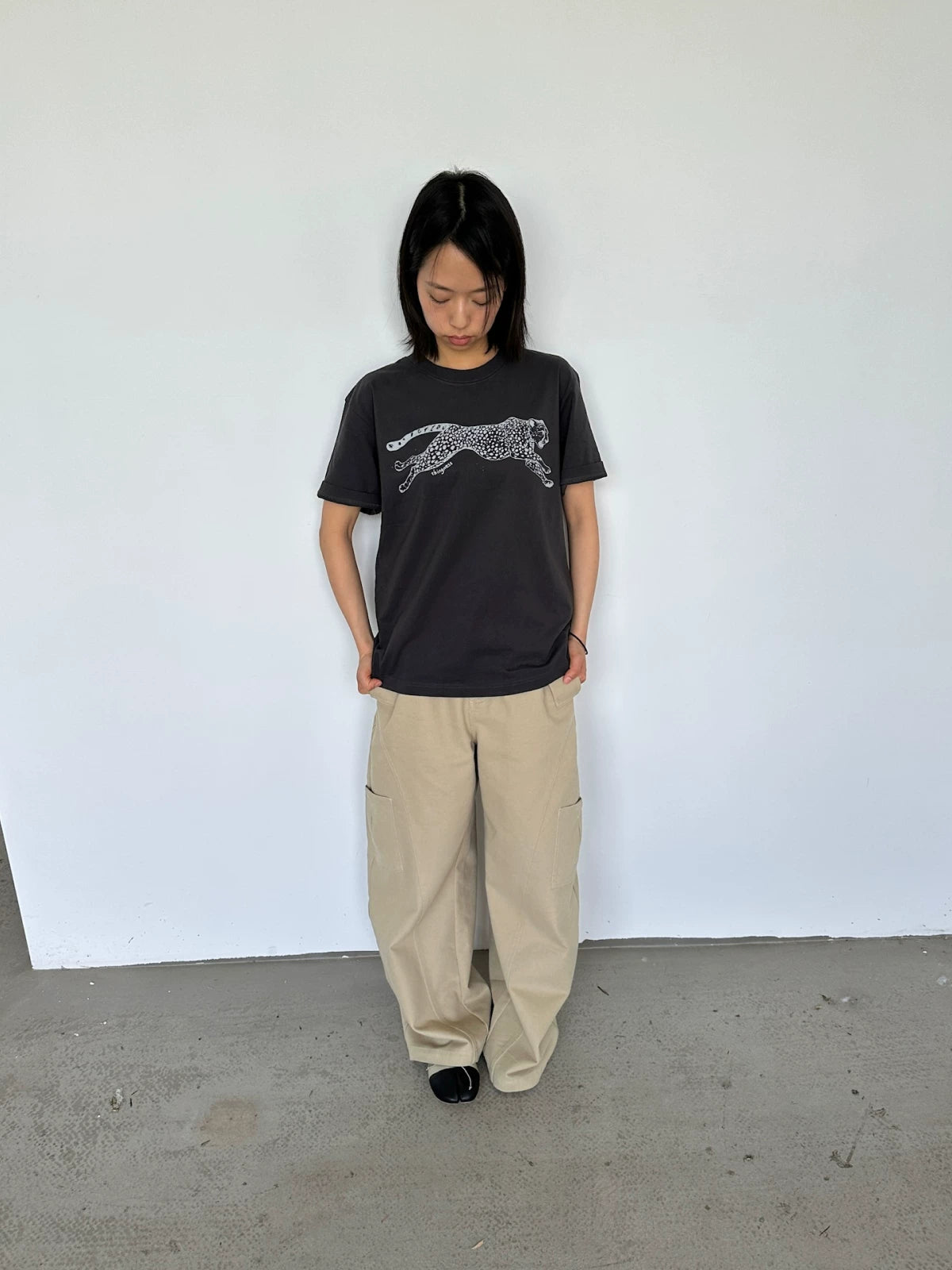 Cheetah tee grey