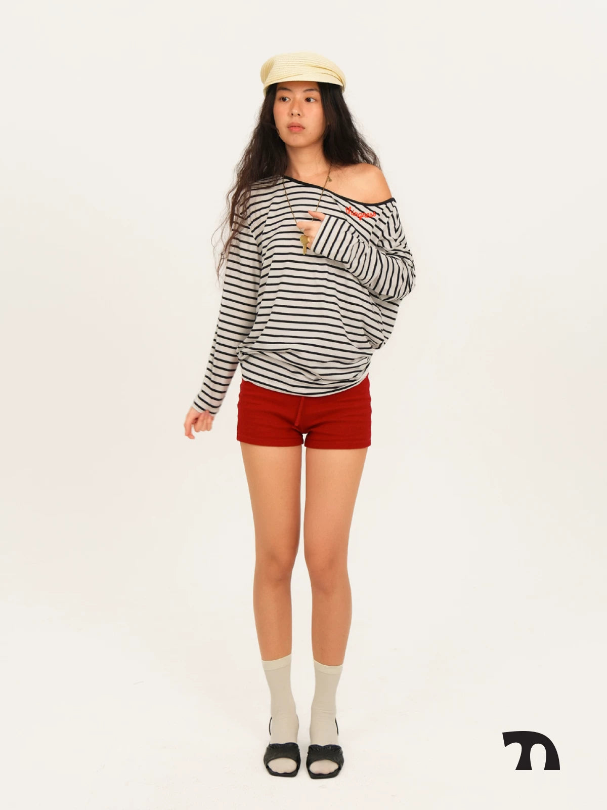 Embroidered stretch short