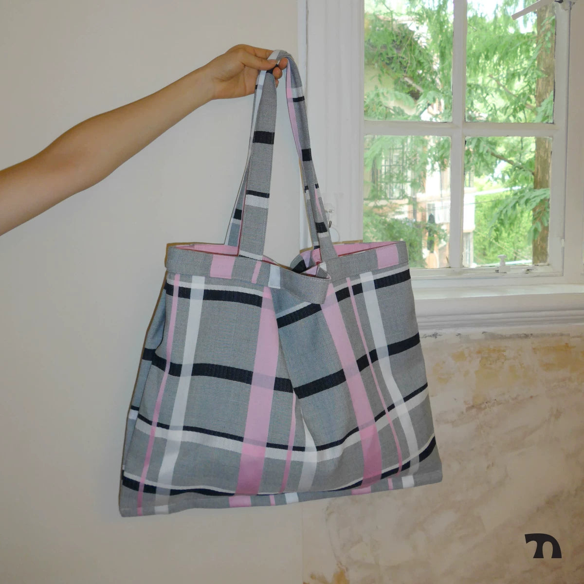 Check tote
