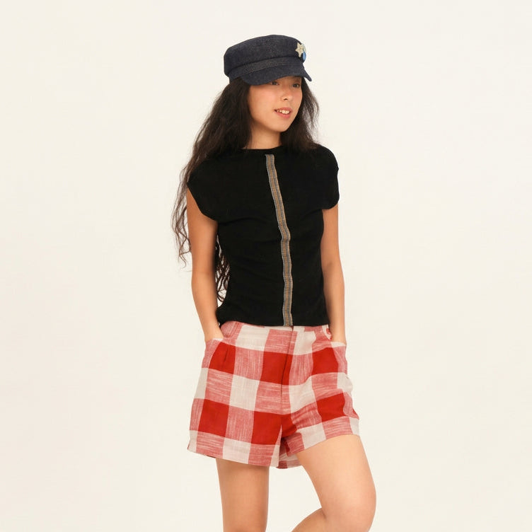 U-neck knit top
